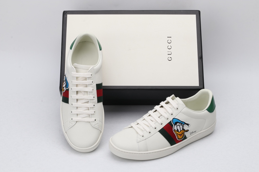 Women s Disney x G*UCCI Donald Duck Ace sneaker